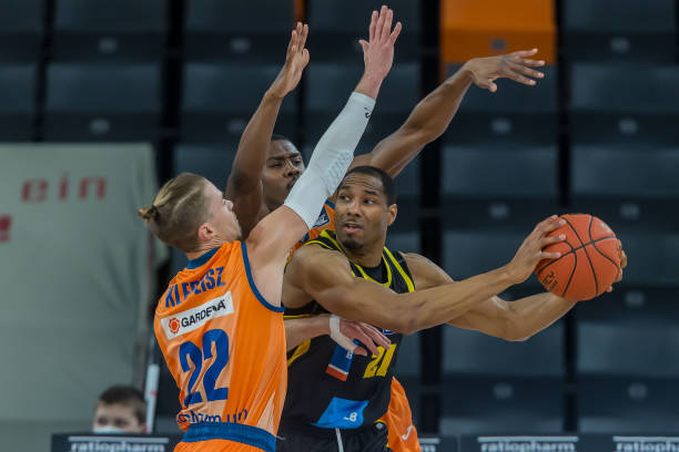 在这次回合 在这次回合